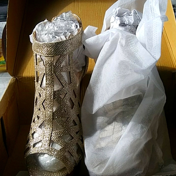 Heels - Picture 1 of 3